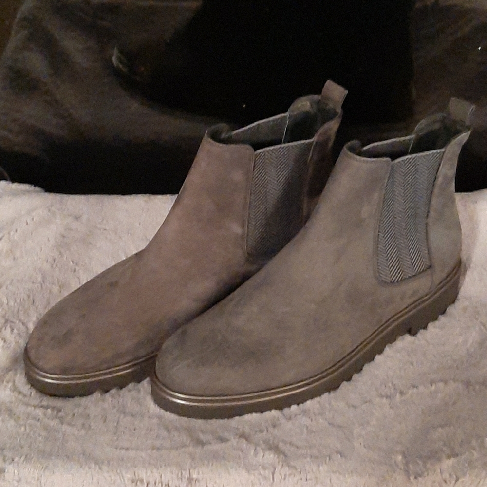 Paul Green Chelsea Nubuck Suede Ankle Boot 7.5 US
